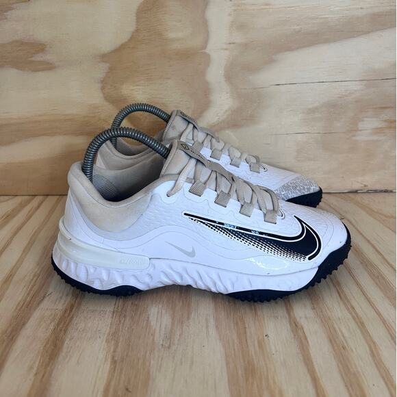 Nike -Alpha Huarache Elite 4 Turf -Softball -White -Women's -6.5 - FD2746-100 - Picture 1 of 9